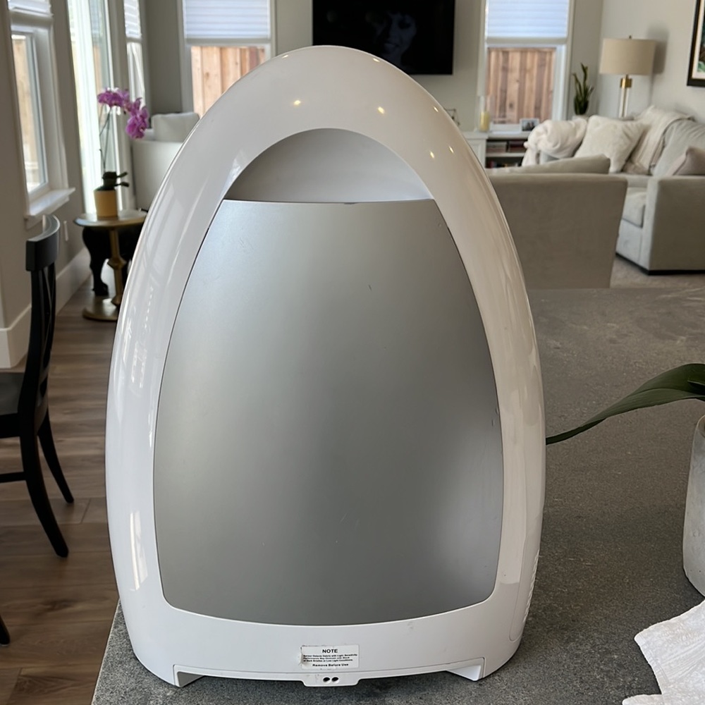 Eye Home Vac - like the hair salons use! Sweep all your dirt into this wall vac!